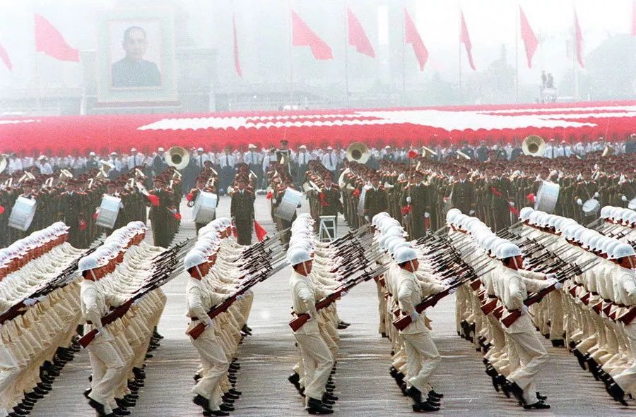 中國閱兵史上的霸氣瞬間，回顧1984年的閱兵盛況，中國閱兵史上的霸氣瞬間，回顧1984年閱兵盛況的震撼瞬間