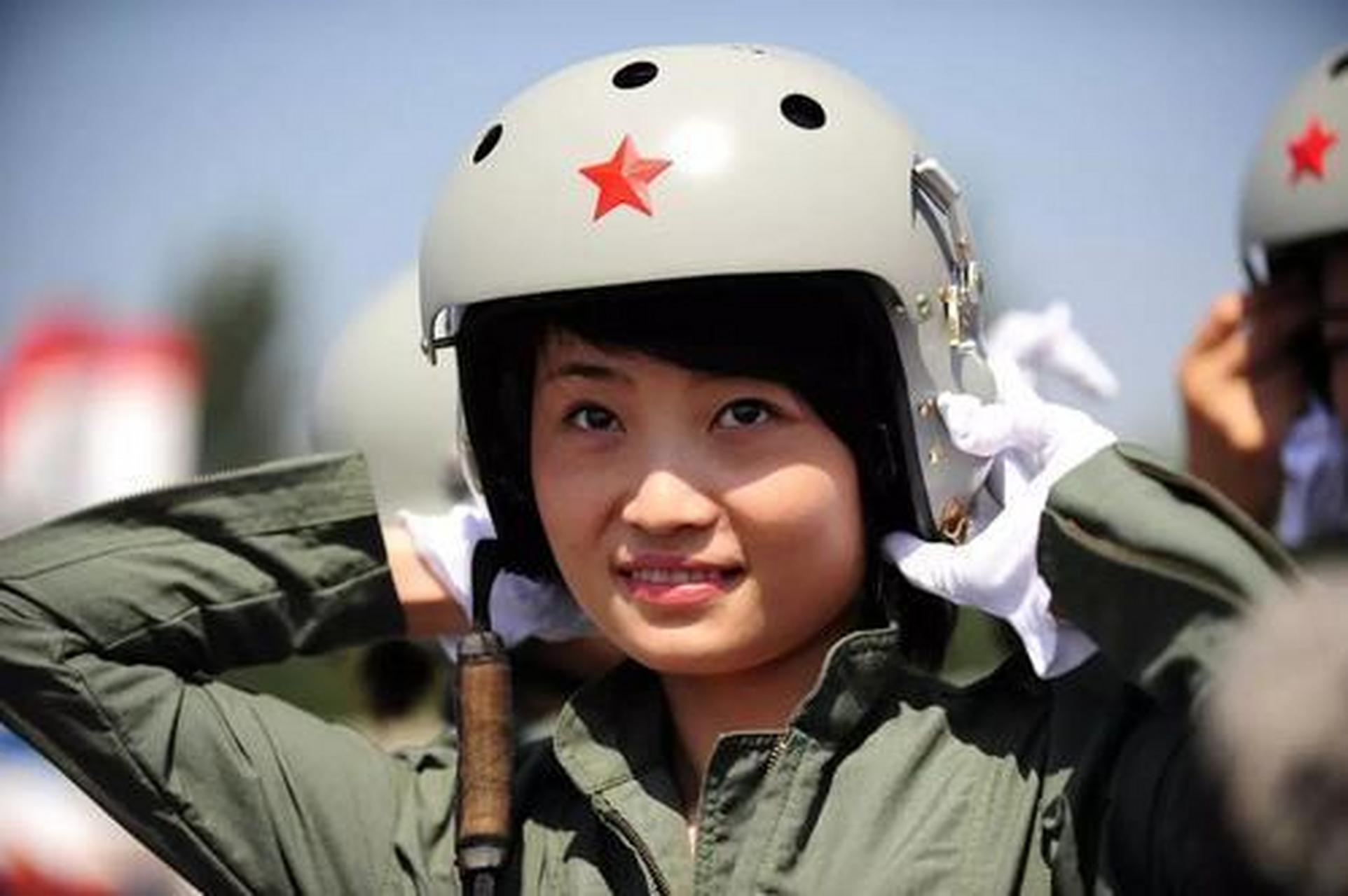 四川女飛行員余旭，英勇無(wú)畏的藍(lán)天使者，四川女飛行員余旭，藍(lán)天的英勇使者