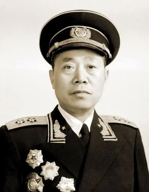 上將上面還有等級(jí)嗎，探究軍銜體系中的高級(jí)職位與等級(jí)劃分，軍銜體系揭秘，上將之上是否還有更高級(jí)別？高級(jí)職位與等級(jí)劃分全解析