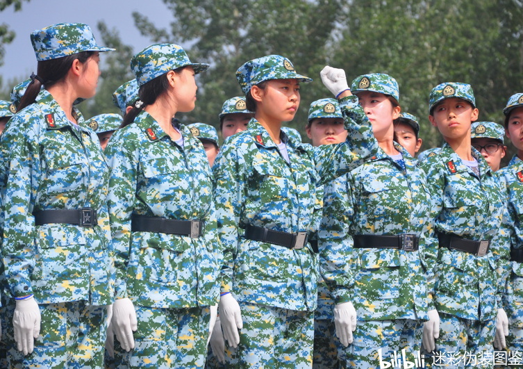 軍訓(xùn)服，時尚與功能的完美結(jié)合，軍訓(xùn)服，時尚與功能交融的完美典范