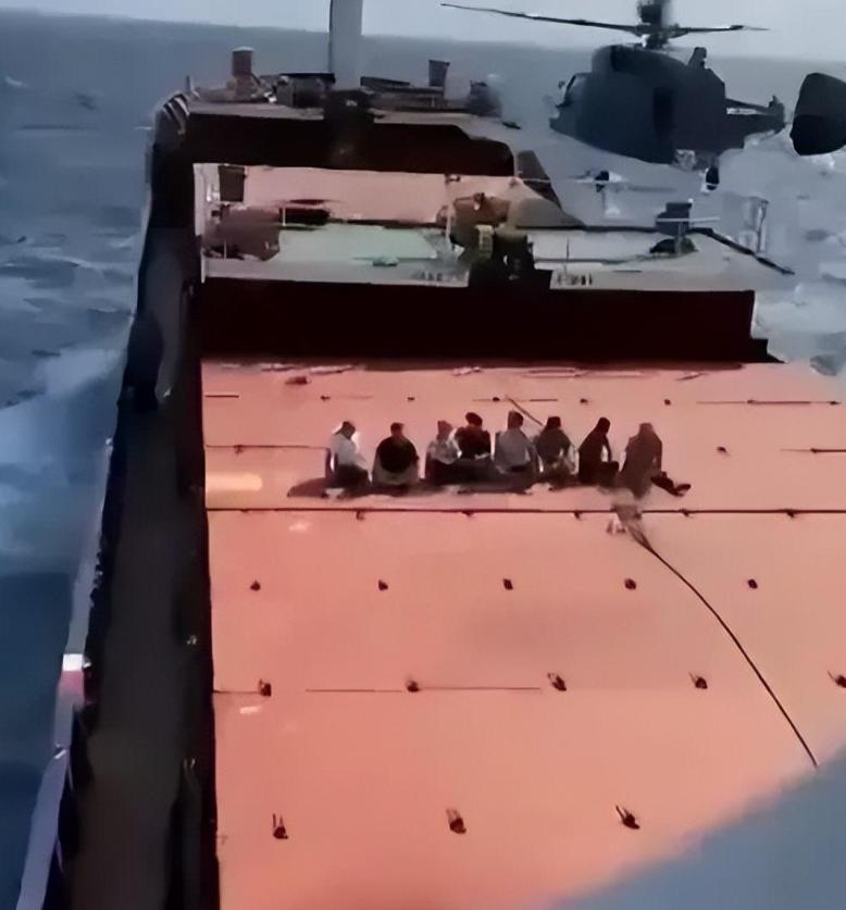 俄羅斯向美軍艦開(kāi)火，事件背景與SEO解讀，俄羅斯對(duì)美軍艦開(kāi)火事件背景解析與SEO視角解讀