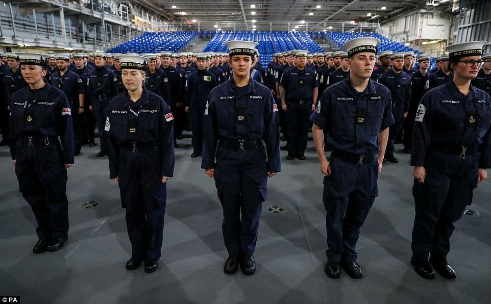 伊麗莎白女王號(hào)航母圖片，展現(xiàn)英國(guó)海軍力量的驕傲，伊麗莎白女王號(hào)航母展示英國(guó)海軍力量的風(fēng)采