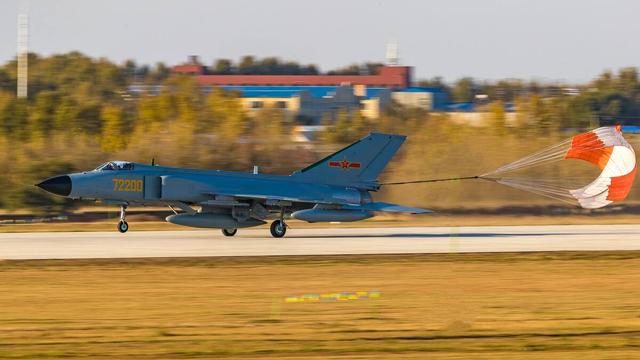關(guān)于2022年殲-7還有多少架的探討，探討，殲-7戰(zhàn)機在2022年的數(shù)量概況