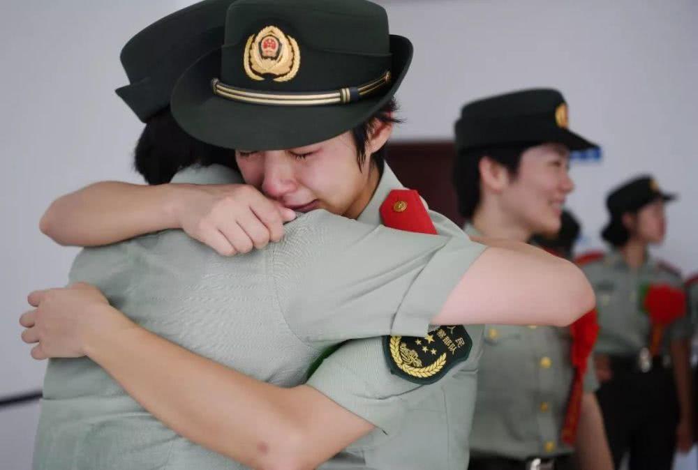 關(guān)于21式各軍種八一臂章的探討，關(guān)于各軍種八一臂章的探討，深入解析21式臂章特點(diǎn)
