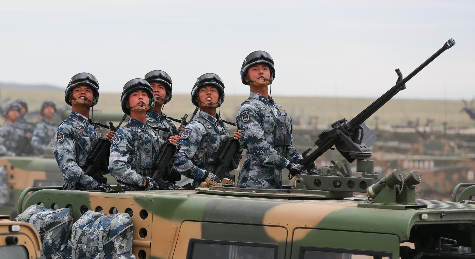 建軍90年閱兵完整版，回顧歷史，展望未來，建軍90年閱兵回顧，歷史印記與未來展望