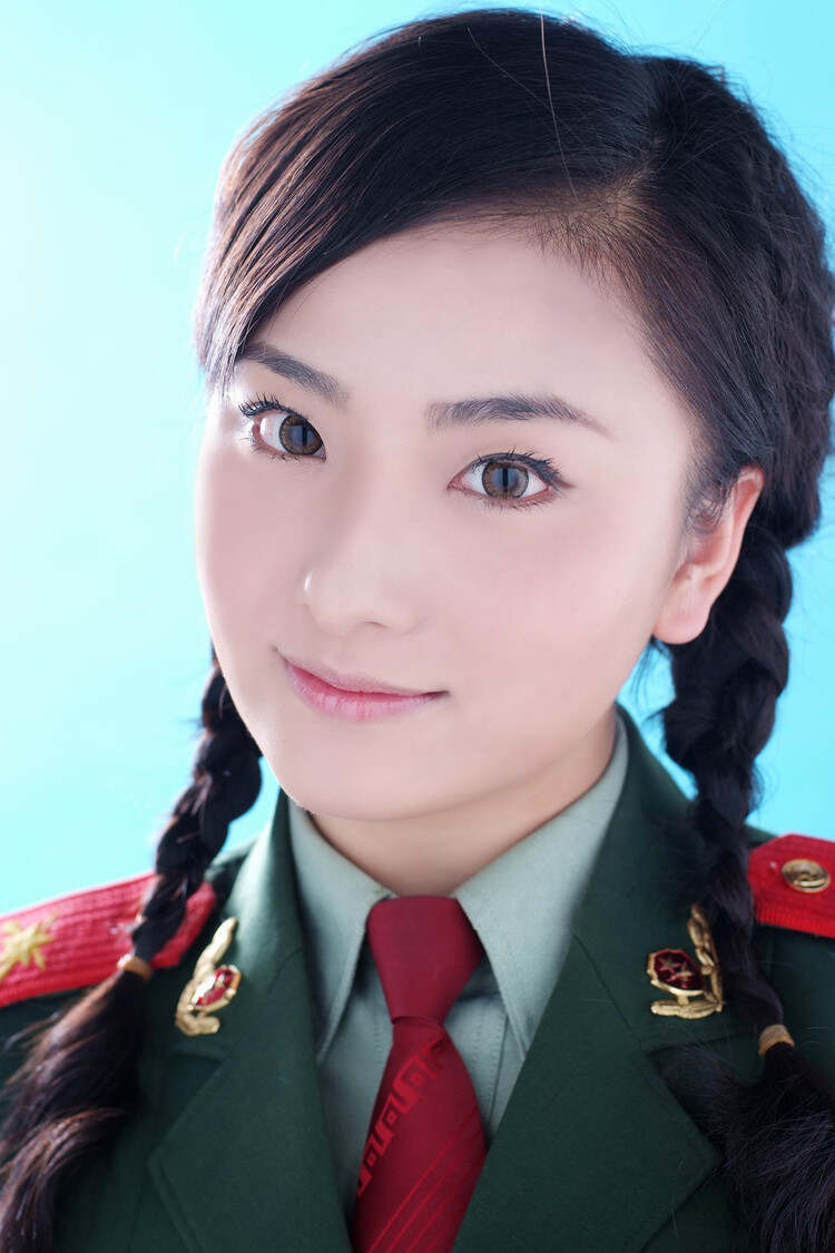 中國(guó)最漂亮的女兵照片第一名——展現(xiàn)英雄之美與榮耀印記，中國(guó)女兵第一名，榮耀印記與英雄之美的璀璨瞬間