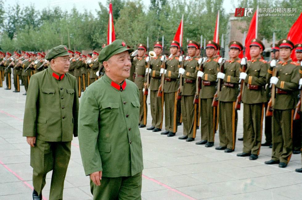 解放軍儀仗隊(duì)表演視頻，展現(xiàn)榮耀與力量，解放軍儀仗隊(duì)榮耀與力量的震撼表演視頻