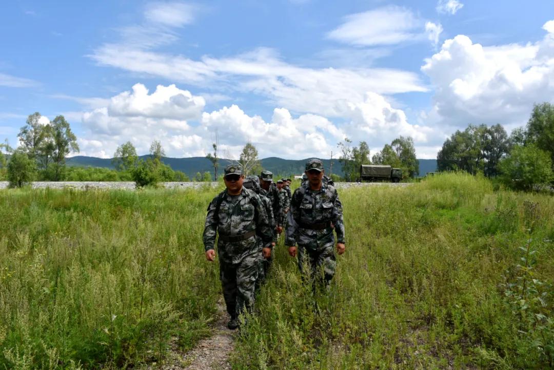國(guó)際軍事形勢(shì)最新消息2020深度解析，全球軍事動(dòng)態(tài)深度解析，國(guó)際軍事形勢(shì)最新消息2020回顧與前瞻