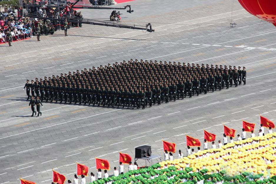 回顧歷史，紀(jì)念輝煌——2009年國慶閱兵盛典，回顧歷史，輝煌永銘——紀(jì)念2009年國慶閱兵盛典
