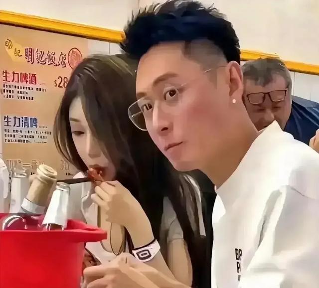 關(guān)于買超歷任女友的探討，買超歷任女友深度探討，情感歷程與關(guān)系解析