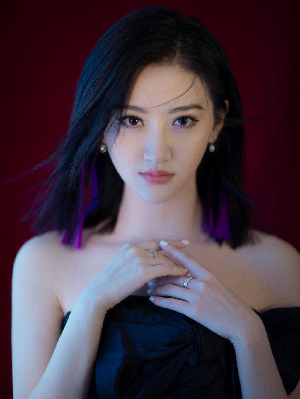 景甜資料及個(gè)人資料介紹，景甜個(gè)人資料介紹及簡(jiǎn)介