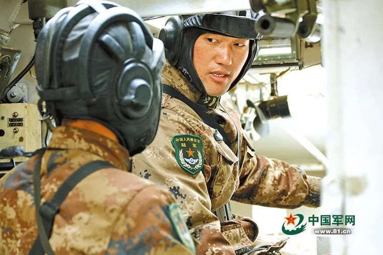 直招士官為何鮮有人搶？深度解析背后的原因，直招士官為何鮮有人搶？深度探究背后的原因與影響