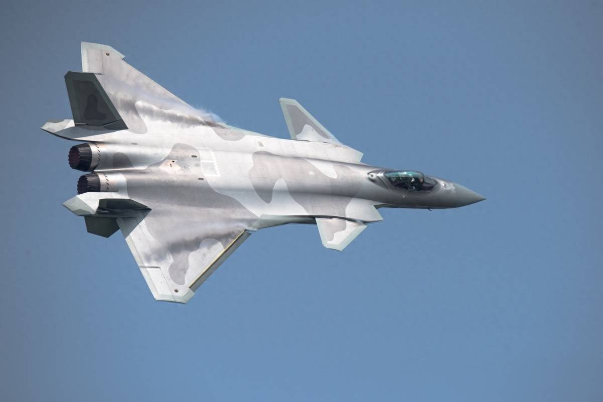 揭秘殲-20戰(zhàn)機的卓越性能與未來展望，揭秘殲-20戰(zhàn)機的性能優(yōu)勢及未來展望