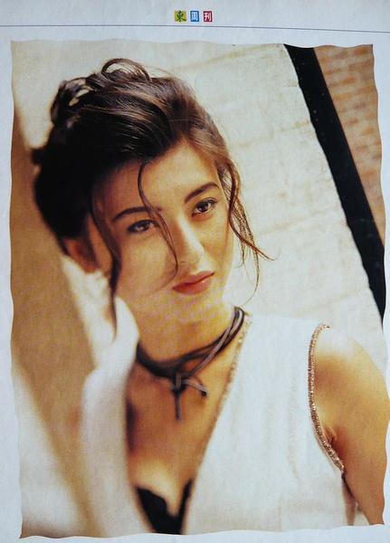 萬綺雯圖片與個人資料，探索熒幕女神的旅程，熒幕女神萬綺雯，圖片、個人資料及探索她的旅程