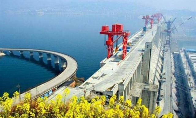 長江三峽大壩的地理位置及其重要性，長江三峽大壩的地理位置與重要性解析