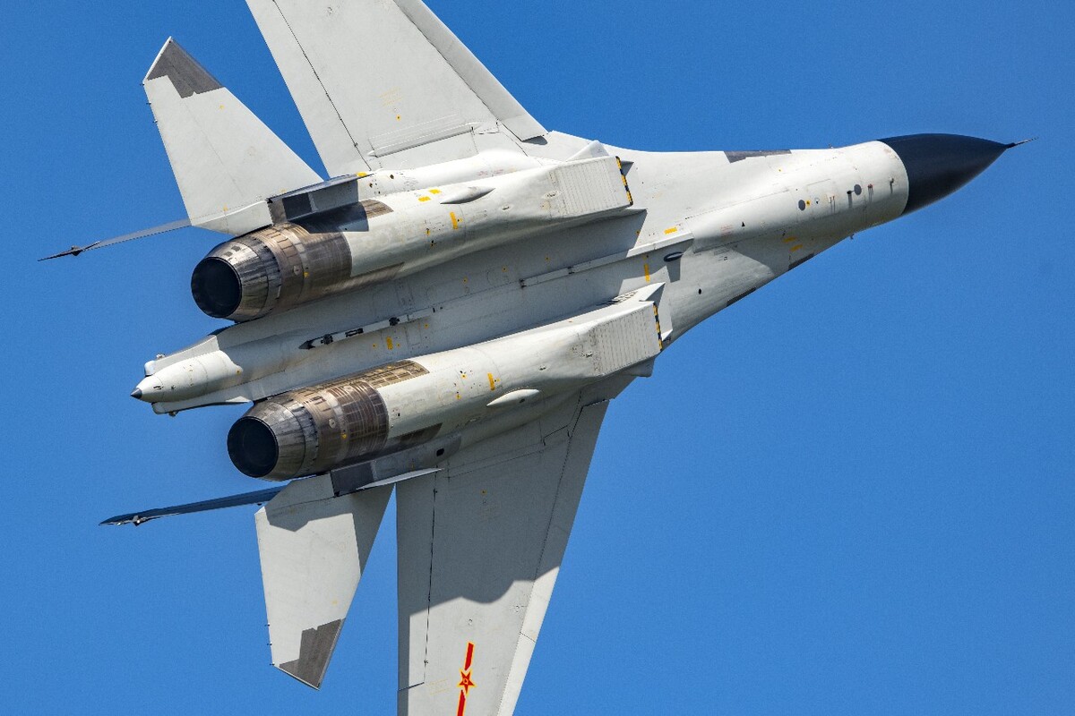 殲-11BS戰(zhàn)斗機(jī)，性能卓越與先進(jìn)技術(shù)的完美結(jié)合，殲-11BS戰(zhàn)斗機(jī)，卓越性能與尖端技術(shù)的完美融合