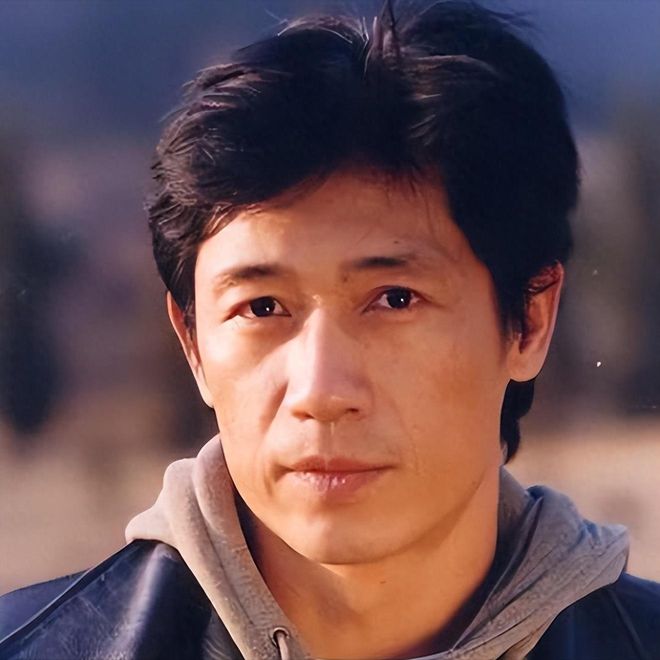 演員石涼的個人資料，深度探索一位才華橫溢的演員之路，石涼，才華橫溢的演員之路深度探索個人檔案