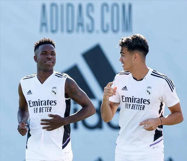 澳門正版免費大全，探索未來的機(jī)遇與挑戰(zhàn)（2025展望），澳門正版免費大全，未來機(jī)遇與挑戰(zhàn)展望（2025年展望）