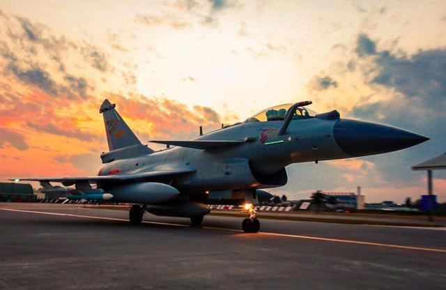 揭秘殲-10C，巴鐵曝光的大量信息與深度解析，巴鐵深度解析，殲-10C戰(zhàn)機揭秘與大量信息曝光