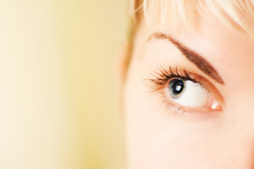 去除黑眼圈的秘訣，揭示隱藏在日常生活中的十個實(shí)用小竅門，揭秘日常實(shí)用小竅門，輕松消除黑眼圈的秘訣