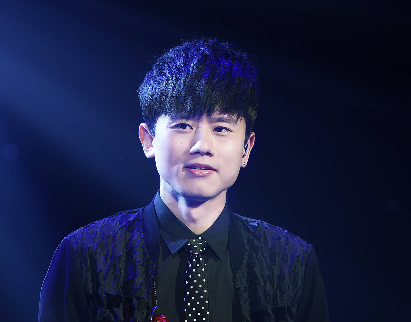 張杰簡介個(gè)人資料，音樂巨星的人生軌跡，音樂巨星張杰的人生軌跡簡介與個(gè)人資料