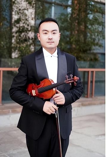 戴玉強(qiáng)出任中央音樂學(xué)院院長，展望新時(shí)代的音樂教育與藝術(shù)發(fā)展，戴玉強(qiáng)擔(dān)任中央音樂學(xué)院院長，引領(lǐng)新時(shí)代音樂教育與藝術(shù)發(fā)展新征程