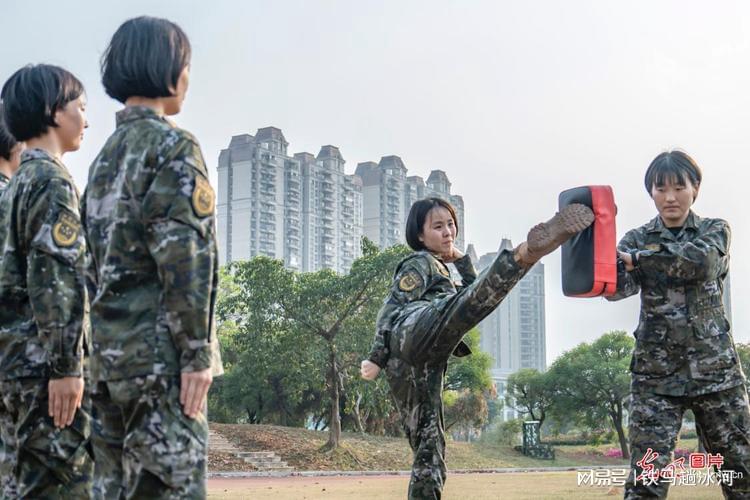 大學(xué)女兵選拔，性別與選拔機(jī)會(huì)的關(guān)系探討，大學(xué)女兵選拔，性別與選拔機(jī)會(huì)的深度探討