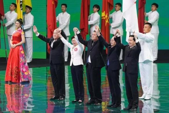 澳門正版免費大全，探索未來的機遇與挑戰(zhàn)（2025版），澳門正版免費大全，未來機遇與挑戰(zhàn)的探索（2025版展望）