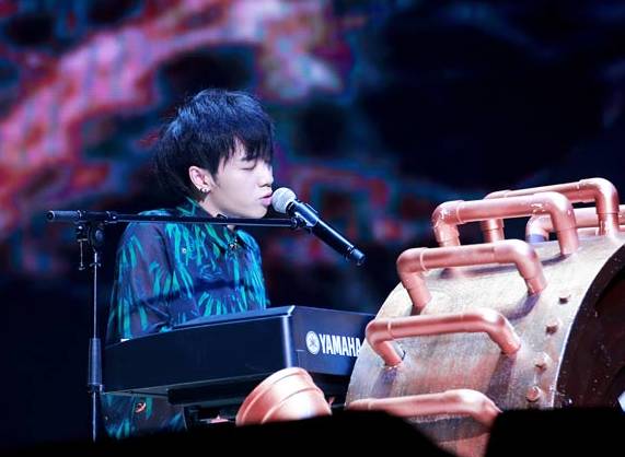 華晨宇個人資料簡介及家世背景深度解析，華晨宇個人資料揭秘，家世背景深度解析與成長軌跡