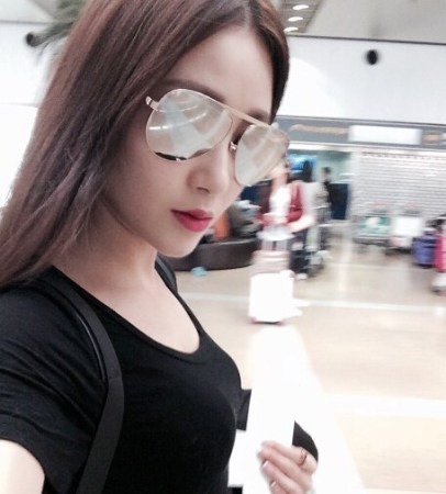 吳啟華老婆個人資料，深度探究石洋子的人生軌跡與魅力展現(xiàn)，吳啟華妻子石洋子，人生軌跡與魅力的深度探究