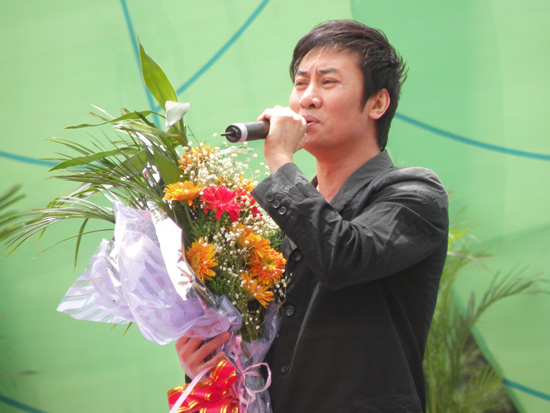 揭秘歌手江濤個(gè)人資料，音樂之路與成就，江濤音樂之路揭秘，個(gè)人資料和成就概覽