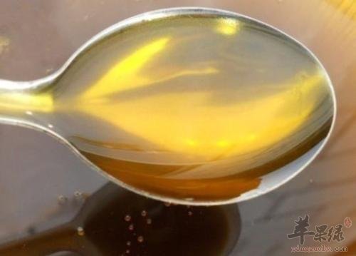 胡麻油的功效與作用及食用方法，胡麻油，功效、作用與食用指南