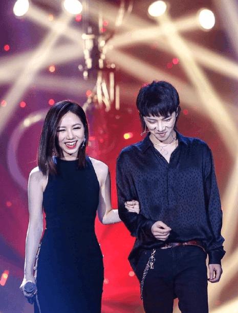 張碧晨與華晨宇，音樂(lè)界的璀璨明星，張碧晨與華晨宇，音樂(lè)界的雙星閃耀