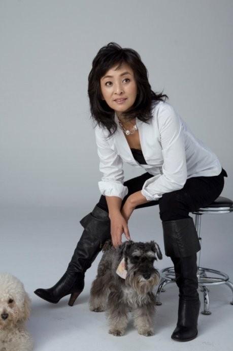 演員李勤勤的個人資料與圖片，李勤勤個人資料及圖片簡介