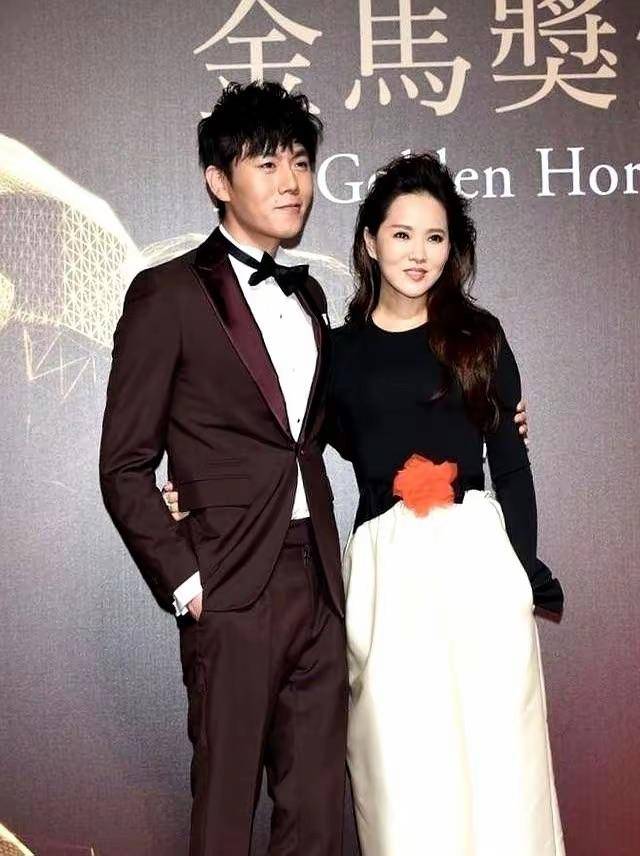 關(guān)于秦昊伊能靜婚變事件，真相與傳聞的解讀，秦昊伊能靜婚姻風(fēng)波真相揭秘，真相與傳聞解讀