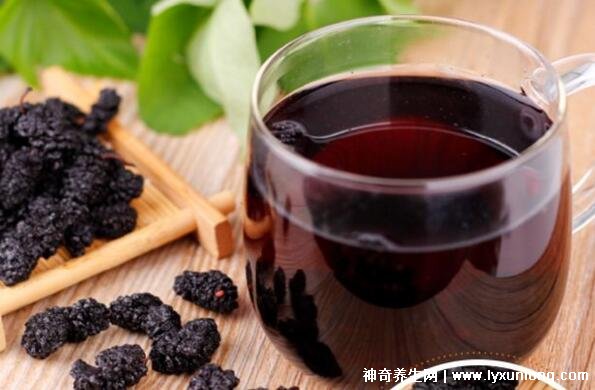 桑葚干泡水喝的禁忌——了解并避免潛在風(fēng)險(xiǎn)，桑葚干泡水喝的禁忌，潛在風(fēng)險(xiǎn)需警惕