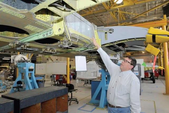 揭秘A-10攻擊機(jī)，強(qiáng)大的空中霸主，揭秘強(qiáng)大空中霸主，A-10攻擊機(jī)深度解析