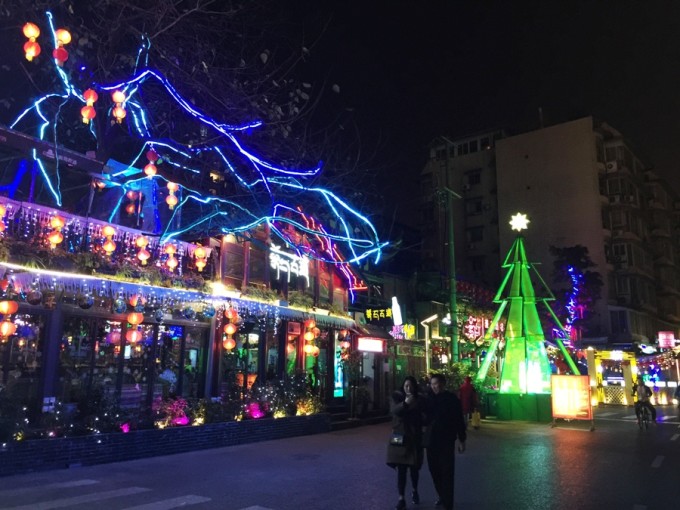 北京到成都自駕游攻略，一路風(fēng)光與美食的盛宴，北京至成都自駕游攻略，風(fēng)光與美食的盛宴之旅