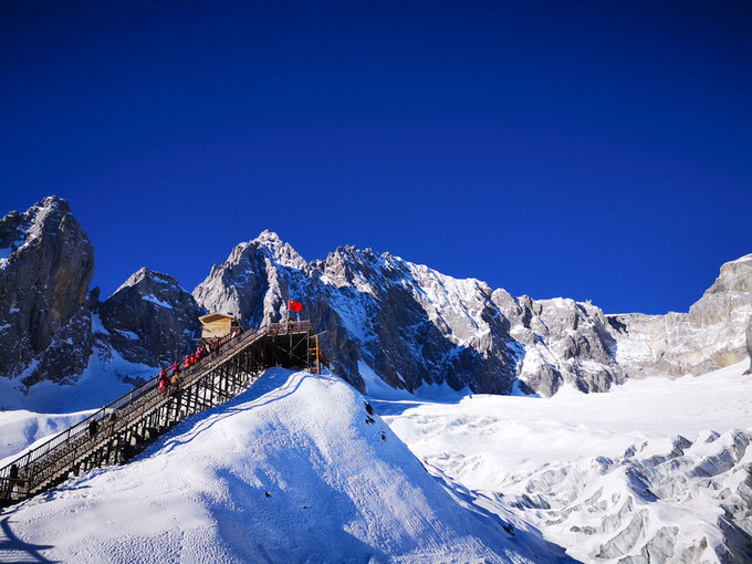 玉龍雪山簡介——探尋云南的壯麗奇景，玉龍雪山簡介，探尋云南壯麗奇景之旅