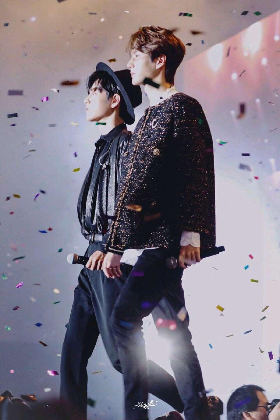 揭秘王中王與肖中現(xiàn)象，一場(chǎng)引領(lǐng)時(shí)代的潮流風(fēng)暴，王中王與肖中現(xiàn)象揭秘，引領(lǐng)時(shí)代潮流的風(fēng)暴之巔