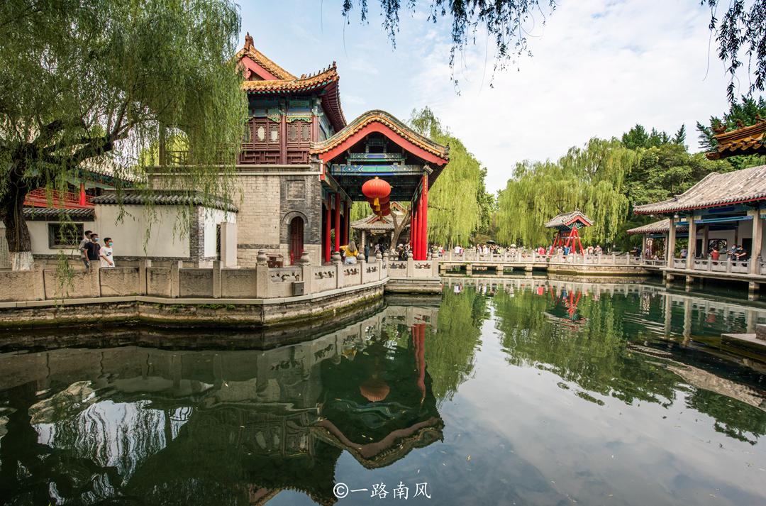 濟(jì)南好玩的地方，探索這座城市的魅力景點，濟(jì)南魅力景點探索之旅，城市游玩好去處