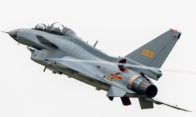 殲-10S，中國空軍的新銳利劍，中國空軍新銳利器，殲-10S利劍出擊