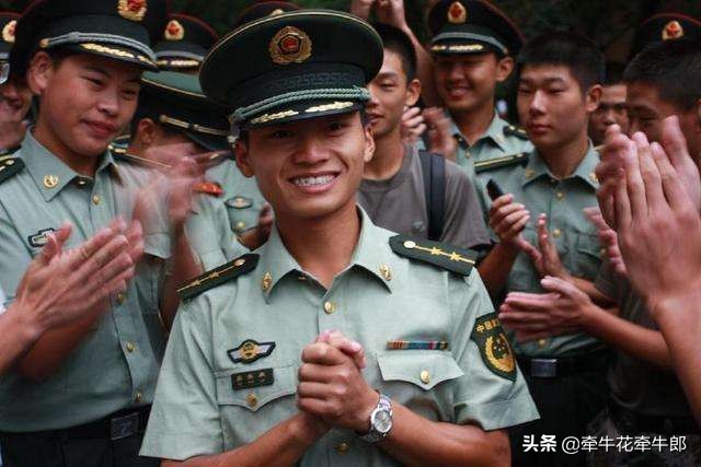 當兵，大一去還是大二去好？，關于大學生入伍時機，大一去當兵還是大二去當兵？