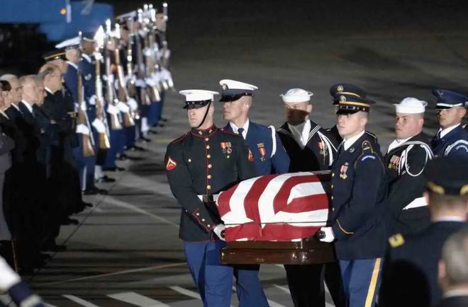 上將退休工資八十萬，解析與探討，上將退休工資八十萬，深度解析與探討