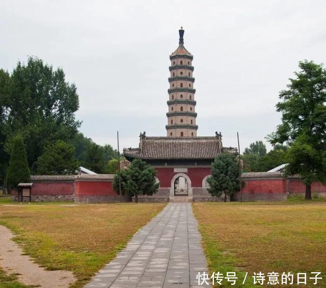 云南十大名勝古跡，歷史與自然交相輝映的瑰麗畫卷，云南，歷史與自然交相輝映的十大名勝古跡瑰麗畫卷