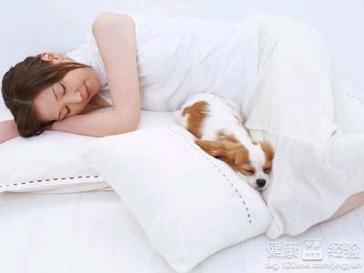 女性甲亢早期脖子圖片及其相關(guān)解析，女性甲亢早期脖子癥狀圖片與解析